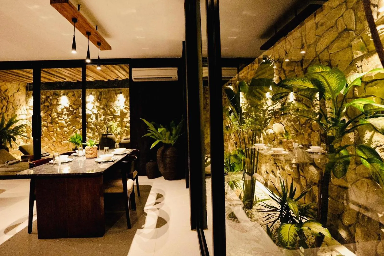 Villa Khayu Seminyak Modern 2-Bedroom Villa Just 900M From The Beach  Seminyak (Bali)